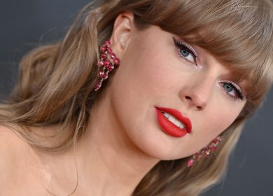 Taylor Swift's Mint Manicure Is a Throwback to My Pinterest Days—See the Photos