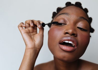 Steps Makeup Artists Don’t Skip When They Have Five Minutes to Get Ready
